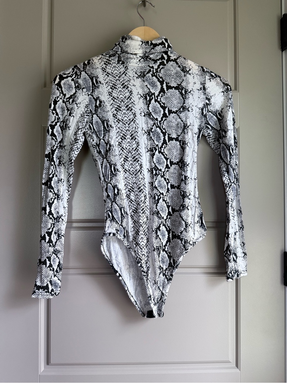 PRETTYLITTLETHING black white snake print thin turtleneck long sleeve bodysuit